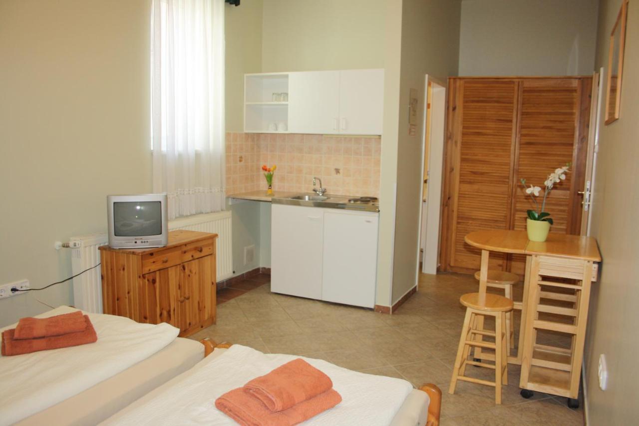 Polus Pension Σόπρον Εξωτερικό φωτογραφία