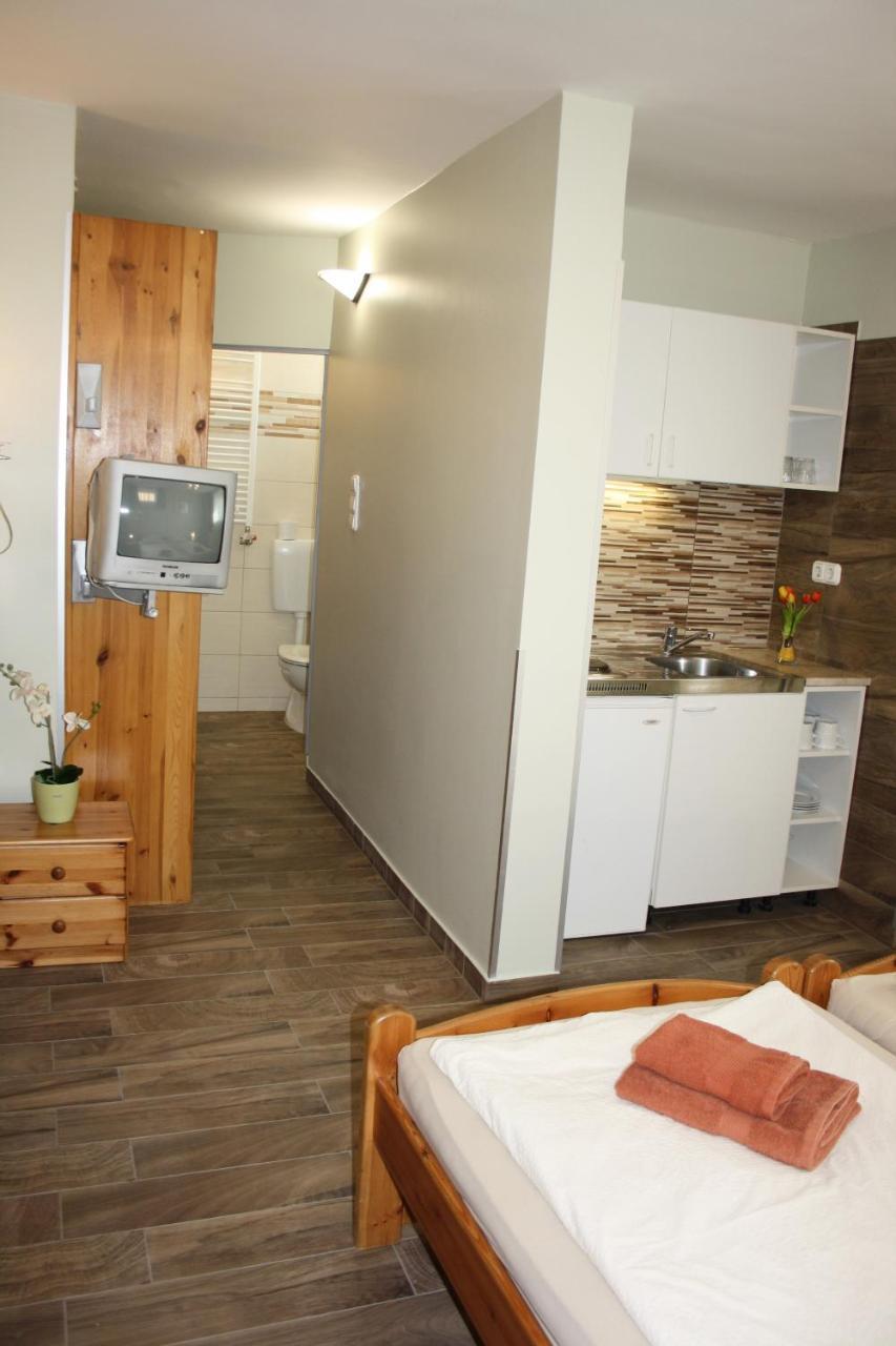 Polus Pension Σόπρον Εξωτερικό φωτογραφία